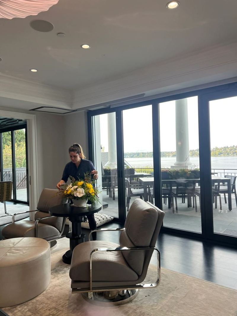 Lakefront living room